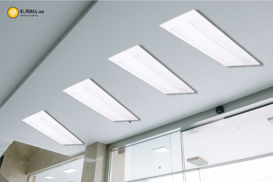 Đèn LED panel Philips RC098V LED44S W60L120 GM 52W thiết kế hiện đại, dễ dàng lắp đặt