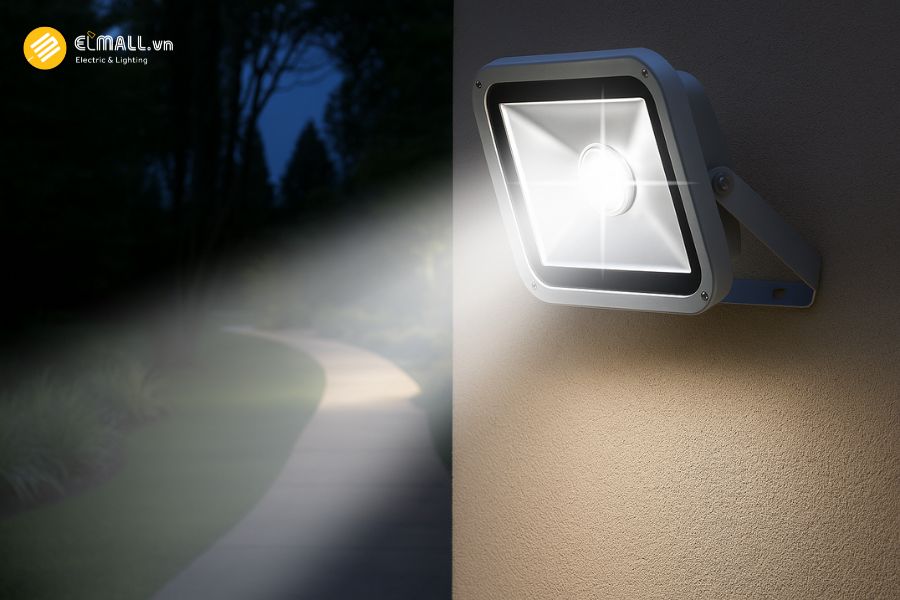 Đèn pha LED Philips OEM ASV - FL1 50W thiết kế linh hoạt, dễ lắp đặt
