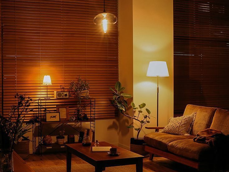Bóng đèn LED bulb Philips 7.5W lắp đặt tại gia đình 