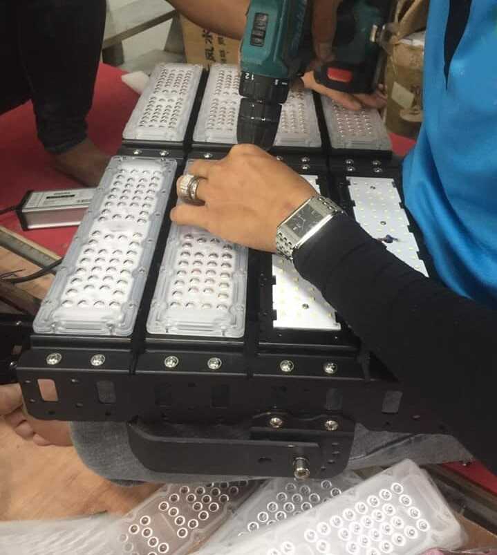 san xuat den led oem 1