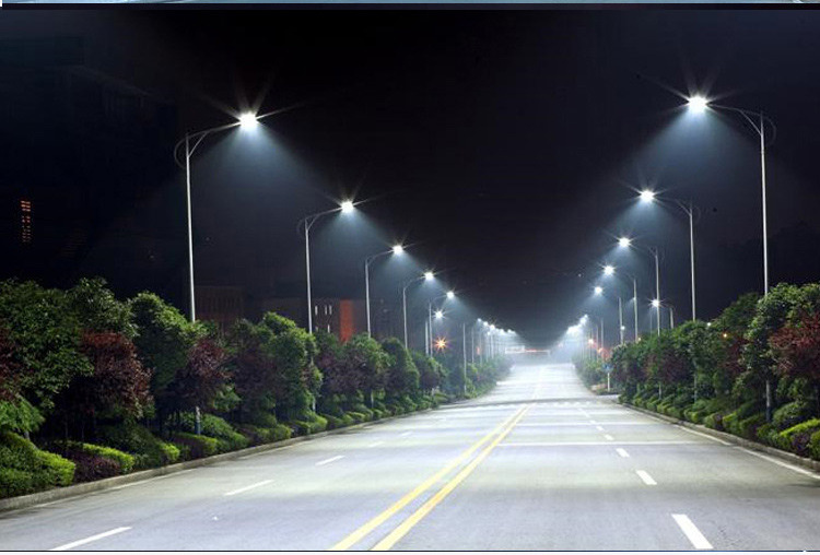 Ánh sáng trung tính tự nhiên chiếu sáng rõ đảm bảo giao thông thuận tiện